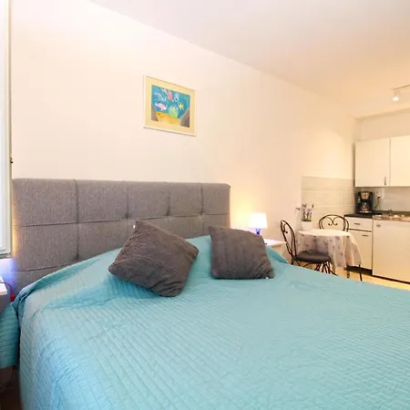 Fuer 2 Personen Ca 20 Qm In Fazana, Istrien Istrische Riviera Apartment *